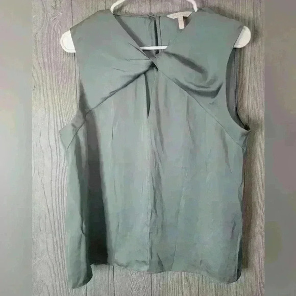 Rebecca Taylor grey sleeveless blouse. Rayon/Poly blend. Size 10 - Picture 1 of 4